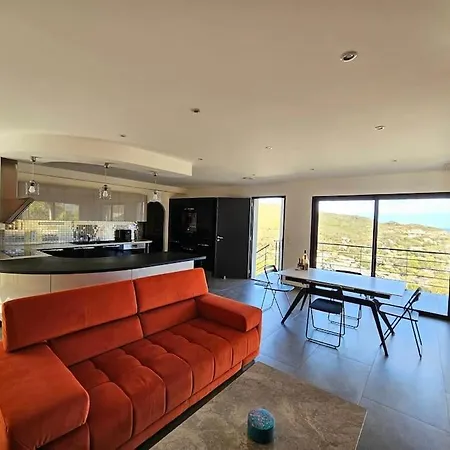 Villa Belle Avec Piscine Et Vue Mer- Village