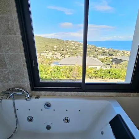 Belle Avec Piscine Et Vue Mer- Village Villa